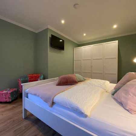 Апартаменты Bed N Riesling Forst an der Weinstrasse Экстерьер фото